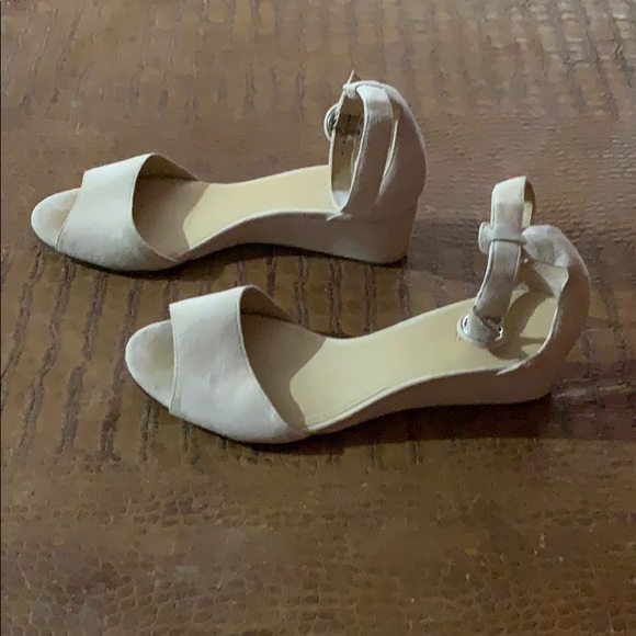 J Crew Blush Suede Wedge Shoes Size 9.5 - Picture 4 of 7